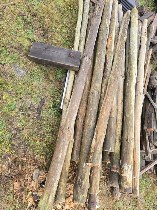 Stemple budowlane drewniane paliki