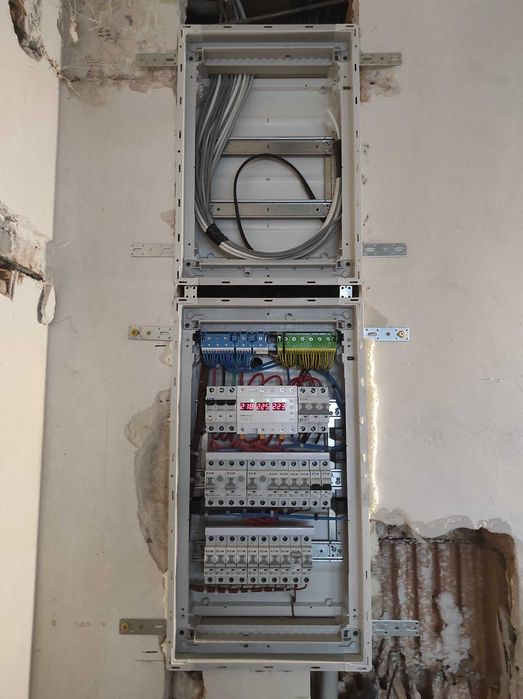 Електромонтаж.Заміна розеток,автоматів.Монтаж світильників.Електрик.