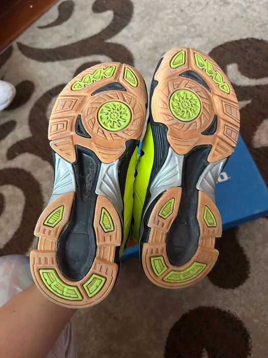 Волейбольні кросовки Mizuno