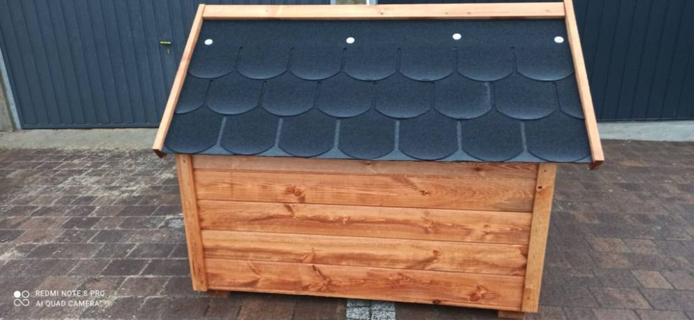 Budy dla psa drewniane