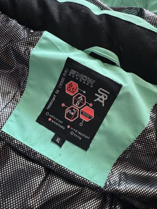 Лижна куртка жіноча