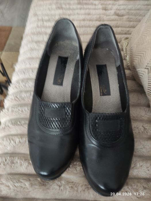 Buty na koturnie Firmy Golik