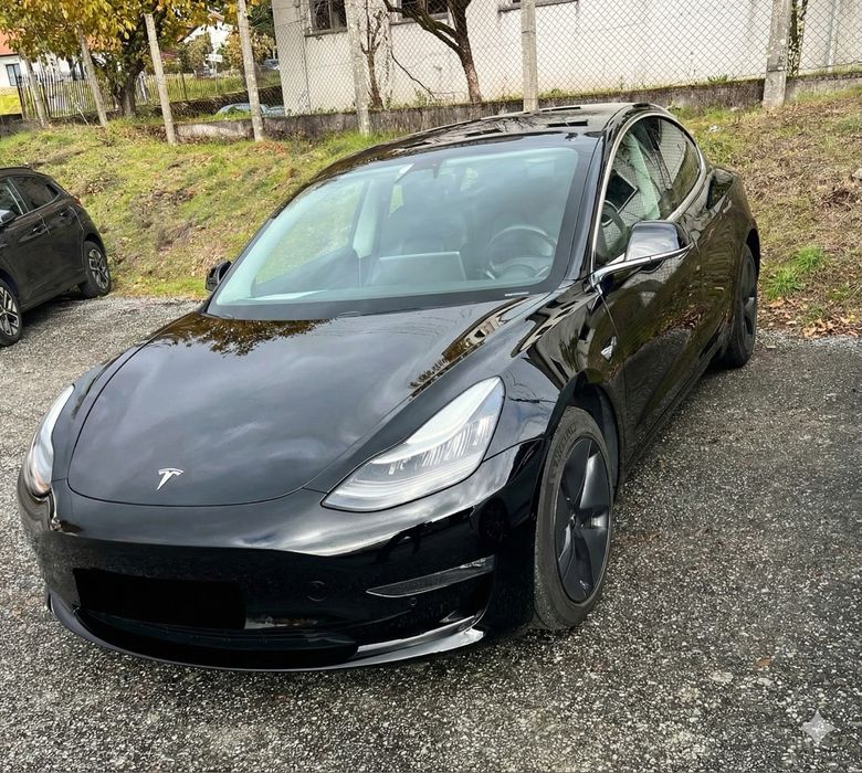 Tesla Model 3 Long Range AWD • Autopilot + FSD • Nacional