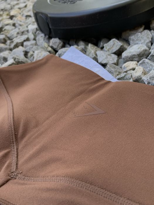 Brązowe krótkie legginsy GYMSHARK