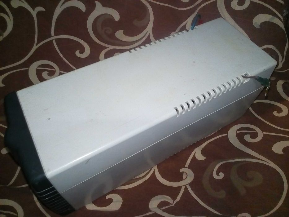 источник бесперебойного питания MGE Nova AVR 600 (переделывался)