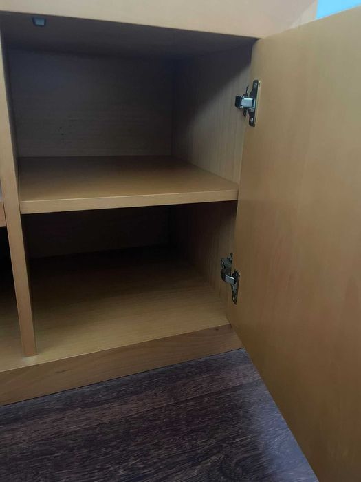 Armário de Pinho 194cm de Comprimentox57 cm Altura x40 cm Profundidade