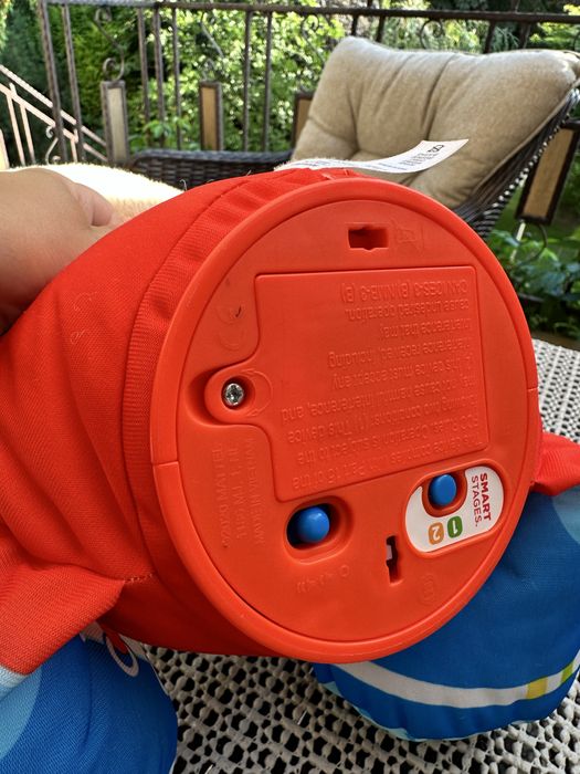 Interaktywny piesek Fisher-Price dla 2 latka