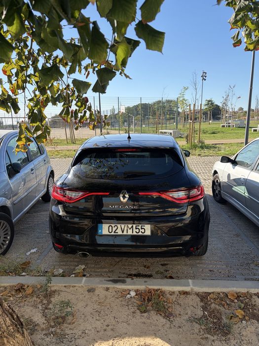 Renault megane 2018 com afazeres