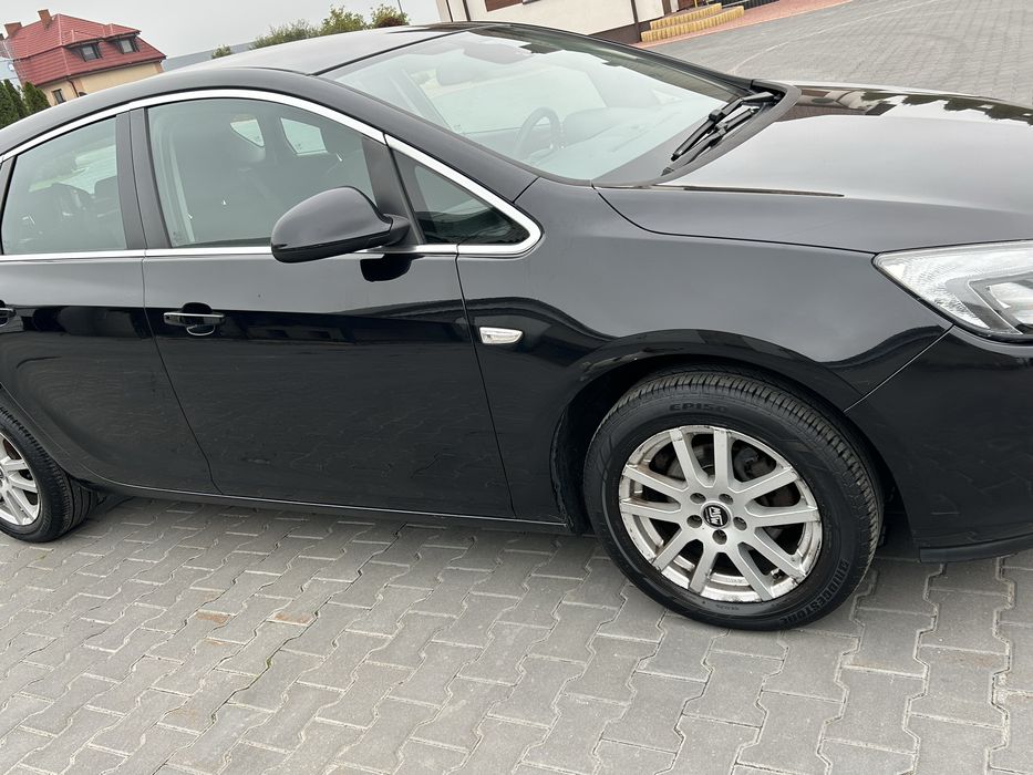 Opel Astra J Turbo 2010r.