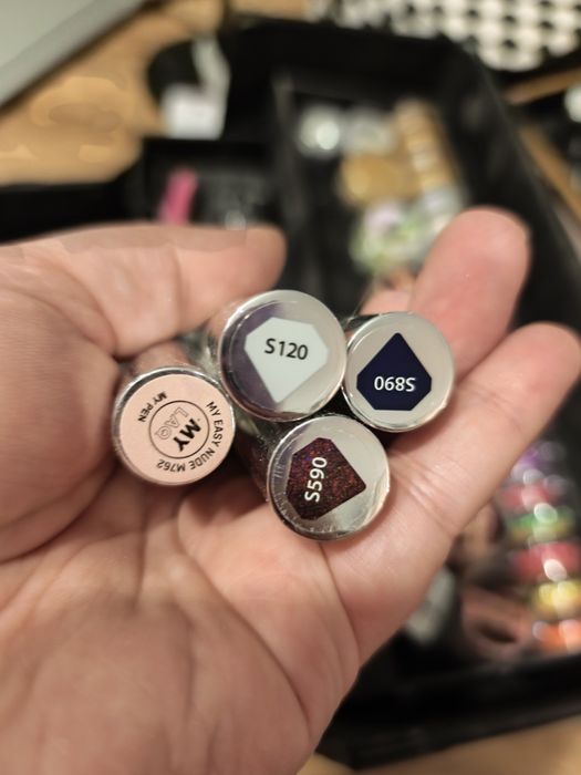 Kufer z akcesoriami do hybrydy