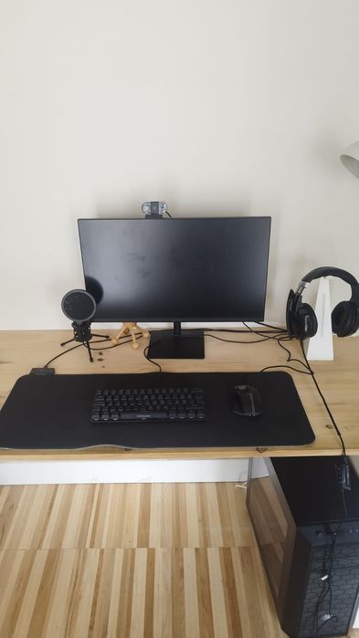 PC secretária completo com acessórios
