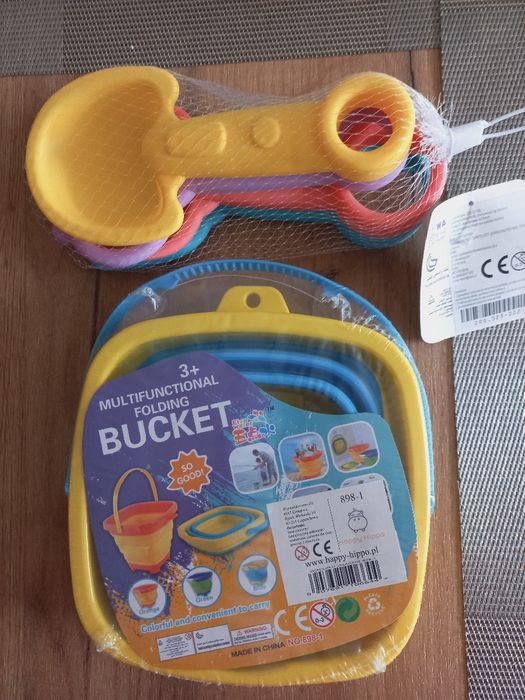 Zestaw do piasku 4 plus 1 wiaderko składane