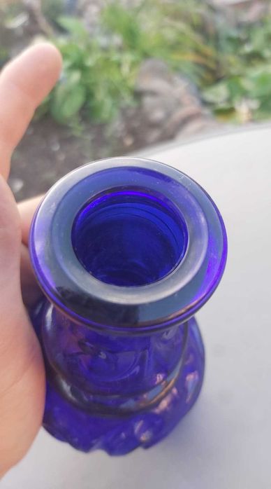 Flakon kobaltowy szklany Yves Rocher, lata 70 Stan dobry !