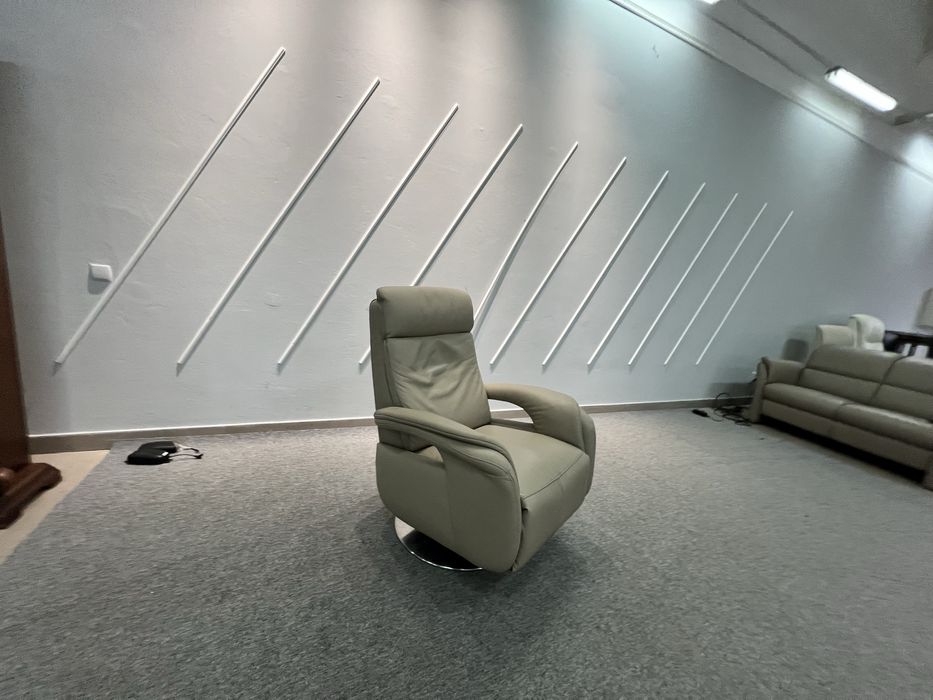 Крісло шкіряне реклайнер