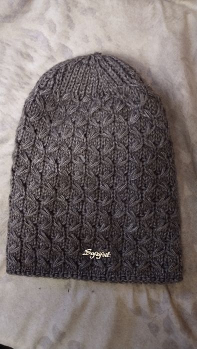 Нові жіночі зимові шапки.