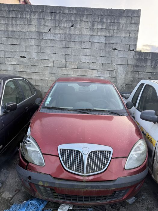 Lancia Y para peças