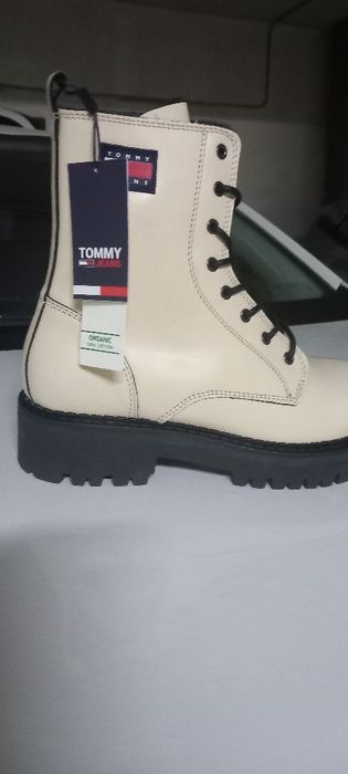 Vendo botas em pele novas com etiqueta