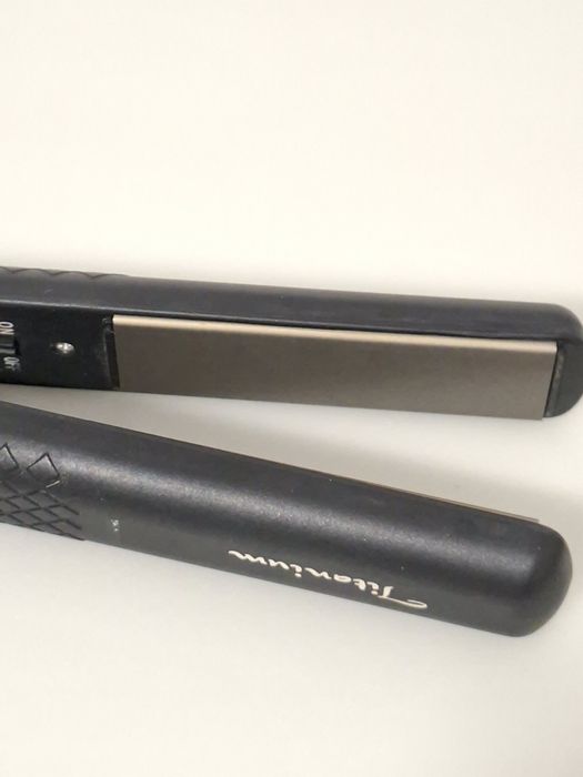 Placa alisamento de cabelo Titanium Novas