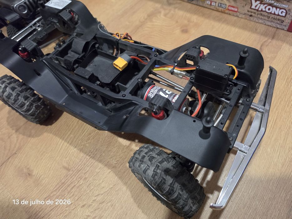 Carro telecomandado escala 1:10