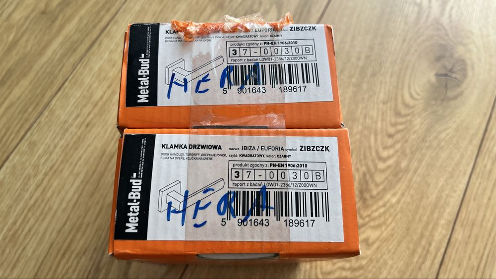 Klamka Euforia 2x z kwadratowym szyldem, czarny mat NOWE