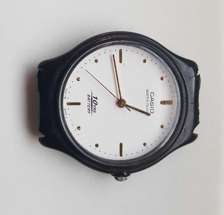 Zegarek nareczny Casio MLB-108 MLB 108 1311 biala tarcza czarna obudowa damski meski unisex czesci sr 34,5mm