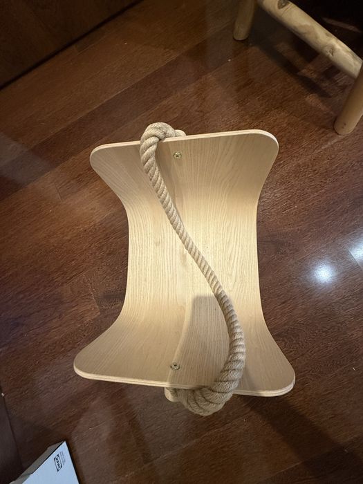 Suporte IKEA para mantas e plaids – madeira natural
