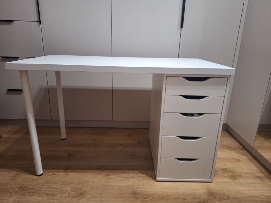 Białe biurko 120 cm