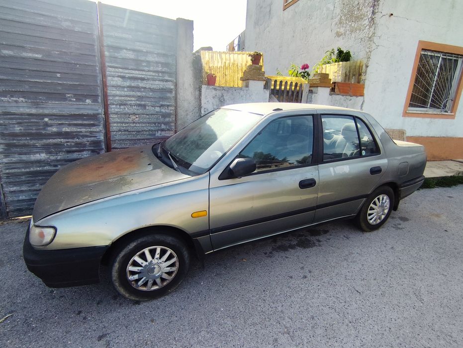 Nissan Sunny 1.4 SLX (1994)
