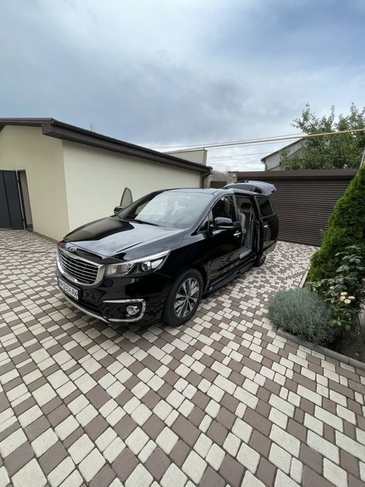 Kia Carnival 2017 2.2d не крашена