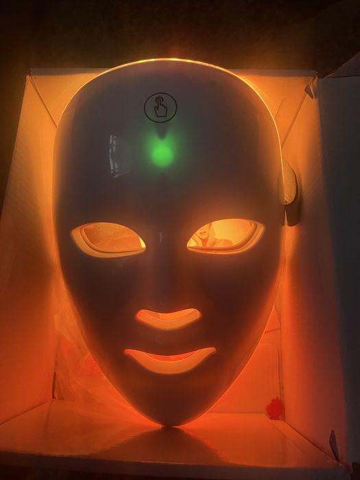 Світлодіодна лед маска для обличчя