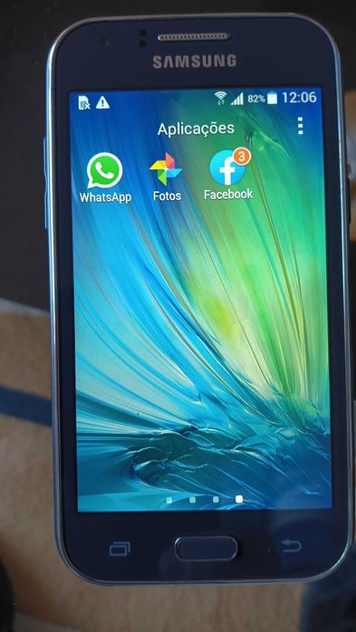 Telemóvel Samsung GALAXY J1