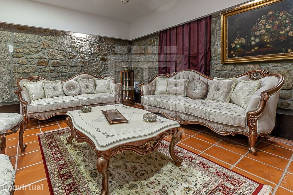 Fantástica Moradia no Centro Histórico de Santo Tirso