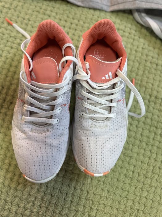 Кросовки адідас adidas