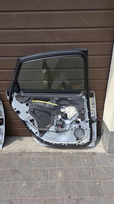 Drzwi lewy tył Audi A6 C6 LY7W