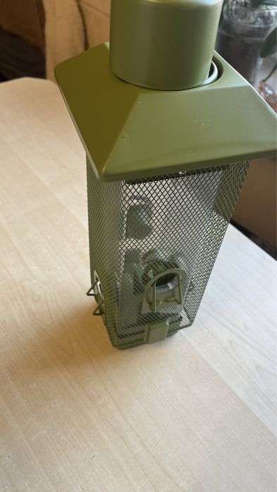 Karmnik dla ptaków zielony