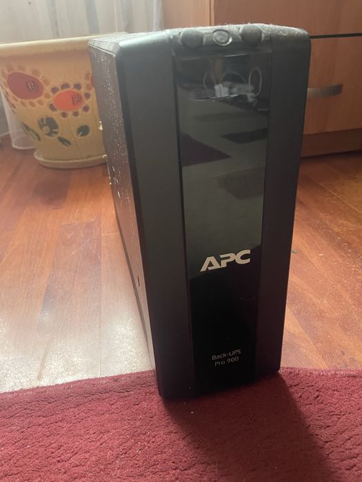 Продам безперебойник APC Back-UPS Pro900