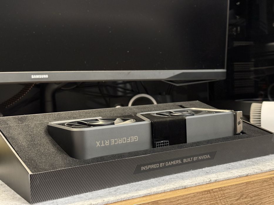 Nvidia Geforce RTX 3070 Founders Edition ( FE )