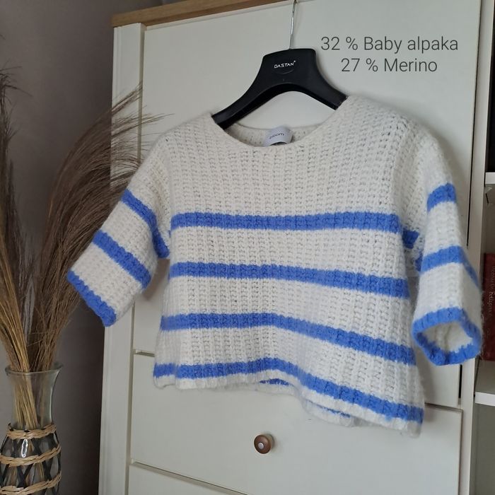 Krótki sweterek w paski z mieszanką alpaki i merino wełny