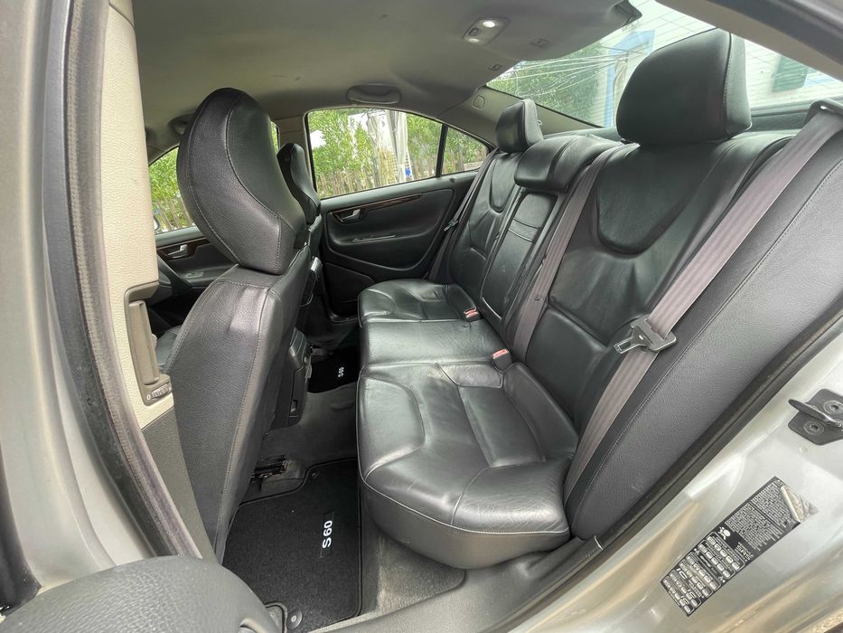 Volvo S60 2.3cc T5 250cv origem (Ler Descrição)