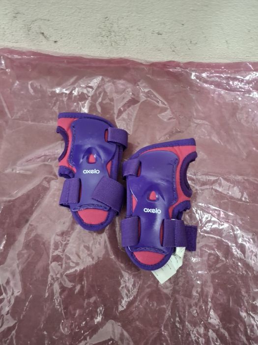 Patins em linha de menina, capacete e proteções