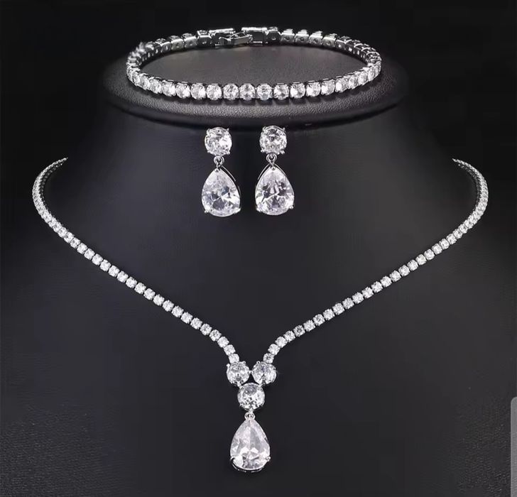 Komplet biżuterii ślubnej balowej