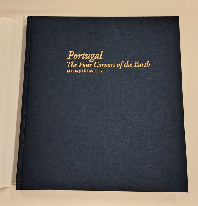 Portugal: The four corneta of the Earth, de Maria João Avillez