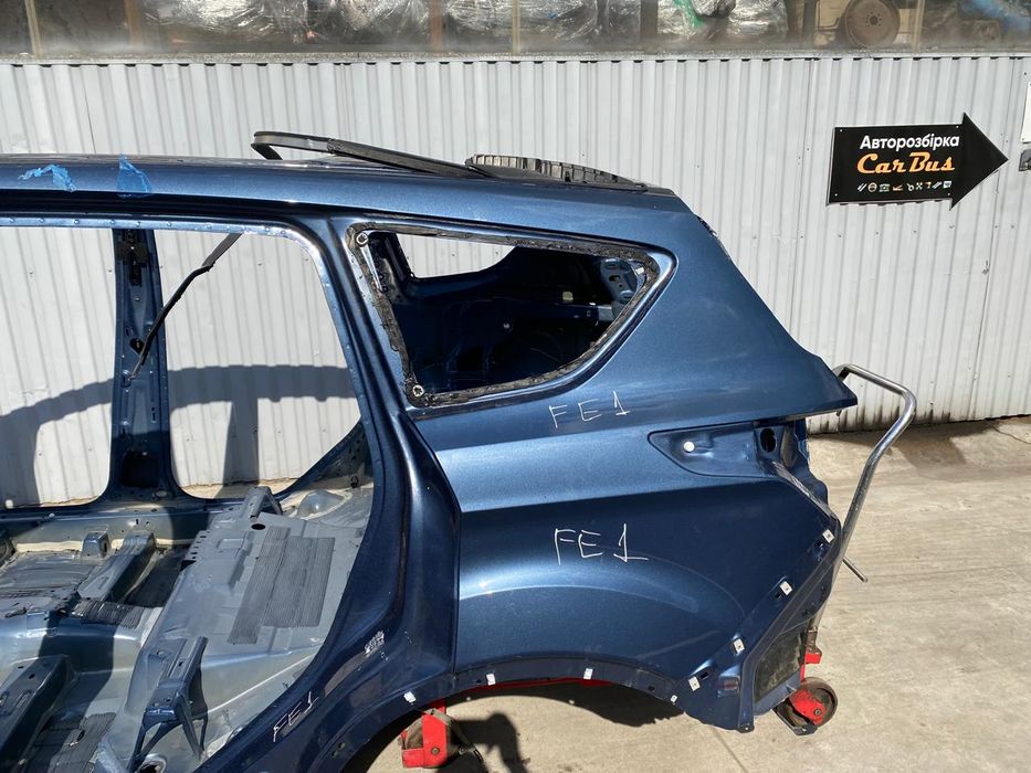 Кузов Четверть Передня Ліва Четверть Передня Права Четверть