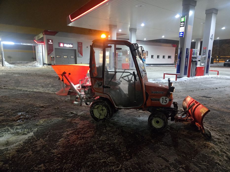 Traktorek do odśnieżania Kubota i Yanmar 24