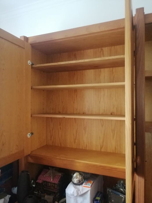 Móvel Pinho Maciço 3 mt vendo por unidade 60 eur