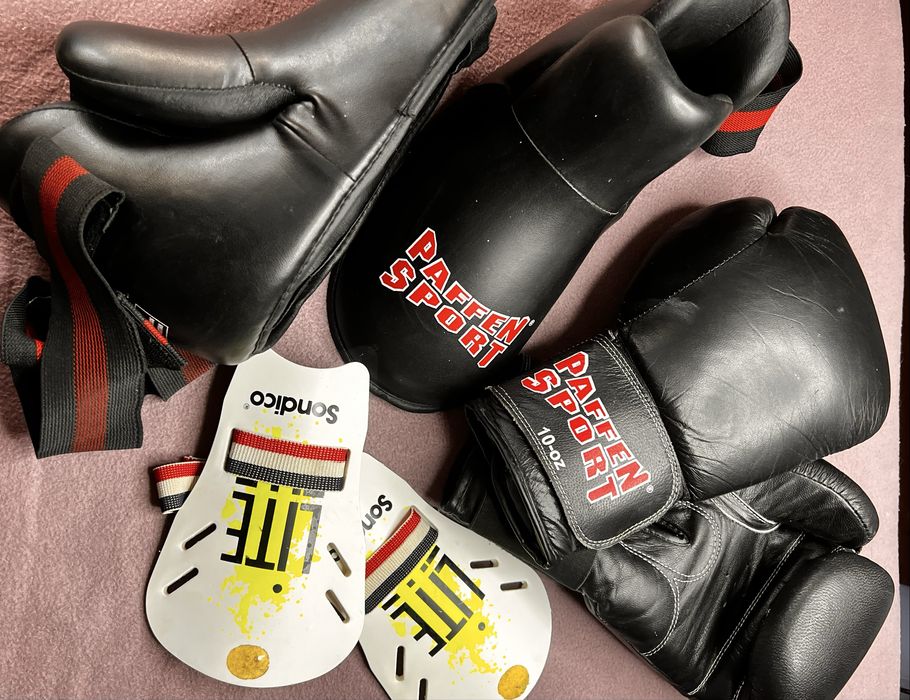 Бокс перчатки фути захист