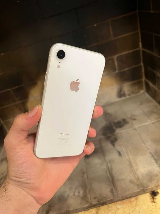 Iphone xr 64gb.