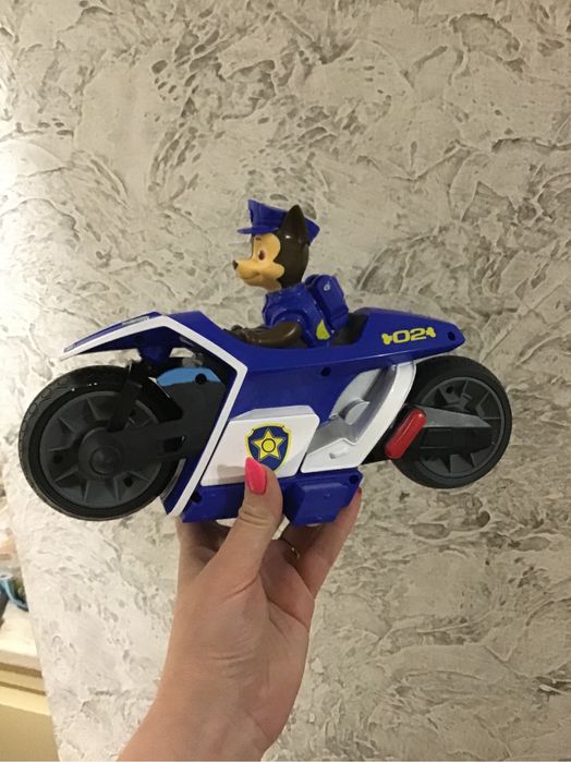 Щенячий патруль чейз гонщик мотоцикл на пульті