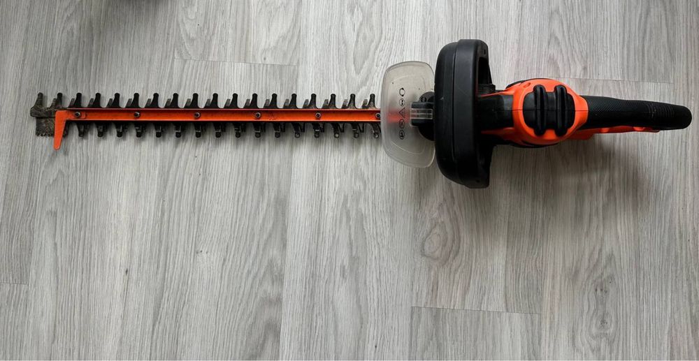 Електричний кущоріз BLACK+DECKER BEHTS401, 500W