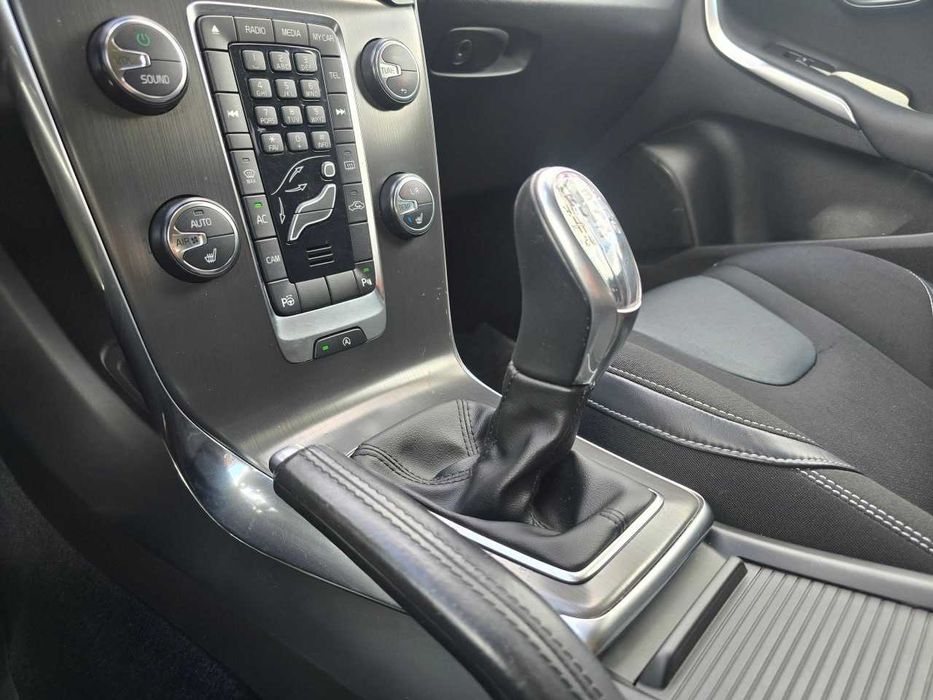 Продам  Volvo V40 2013. Можна в розстрочку, під викуп.